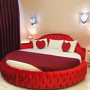 https://english-home-hotel-tbilisi.alltbilisihotels.com